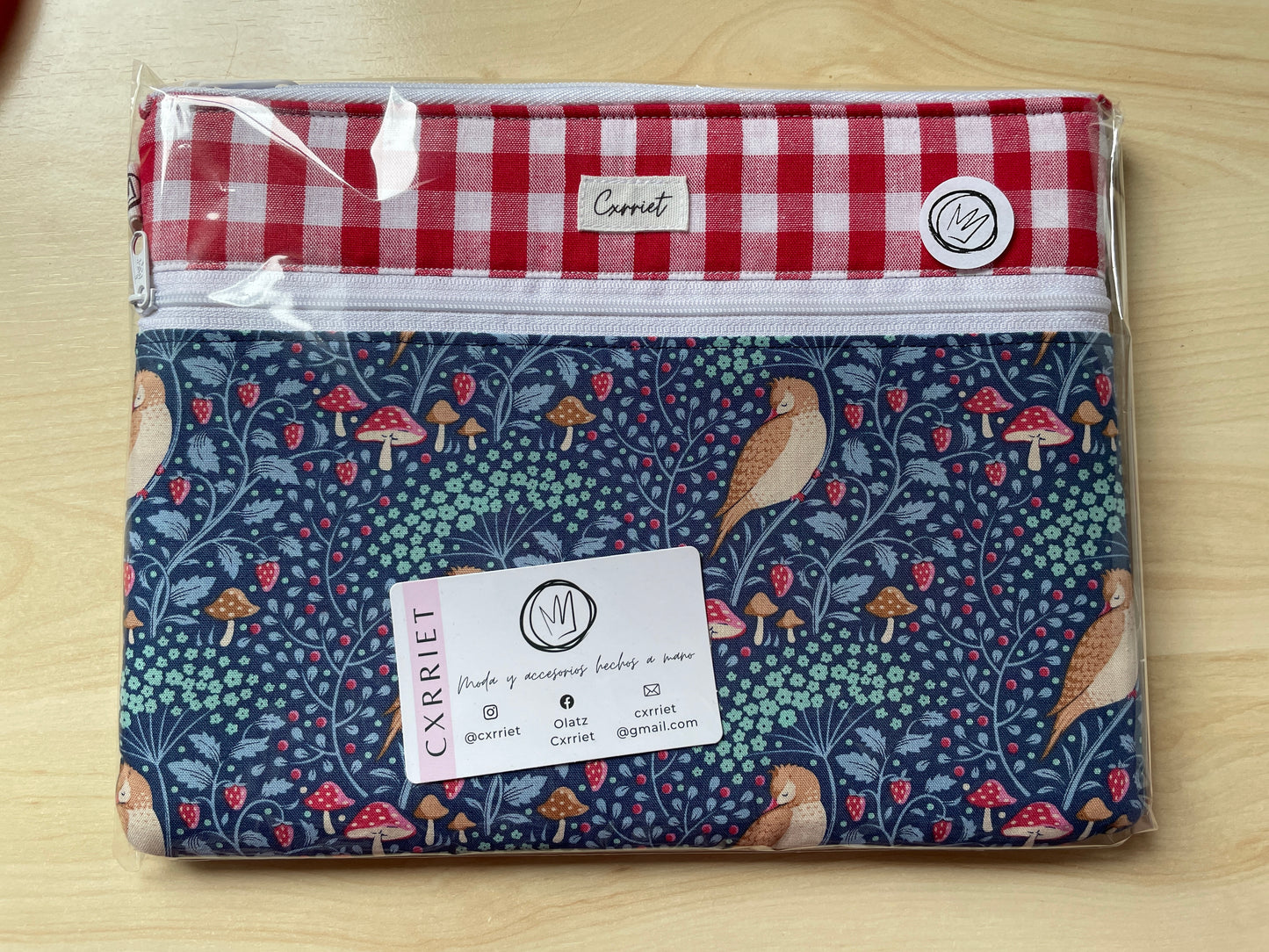 Funda tablet con bolsillo