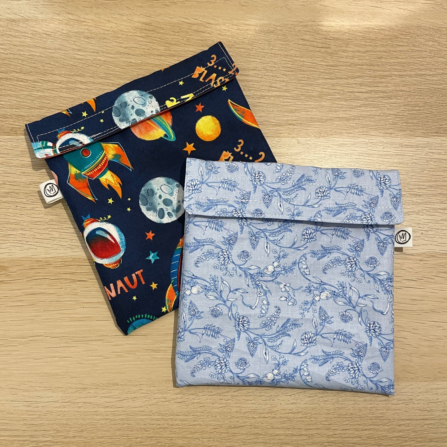 Porta-snack flores fondo azul