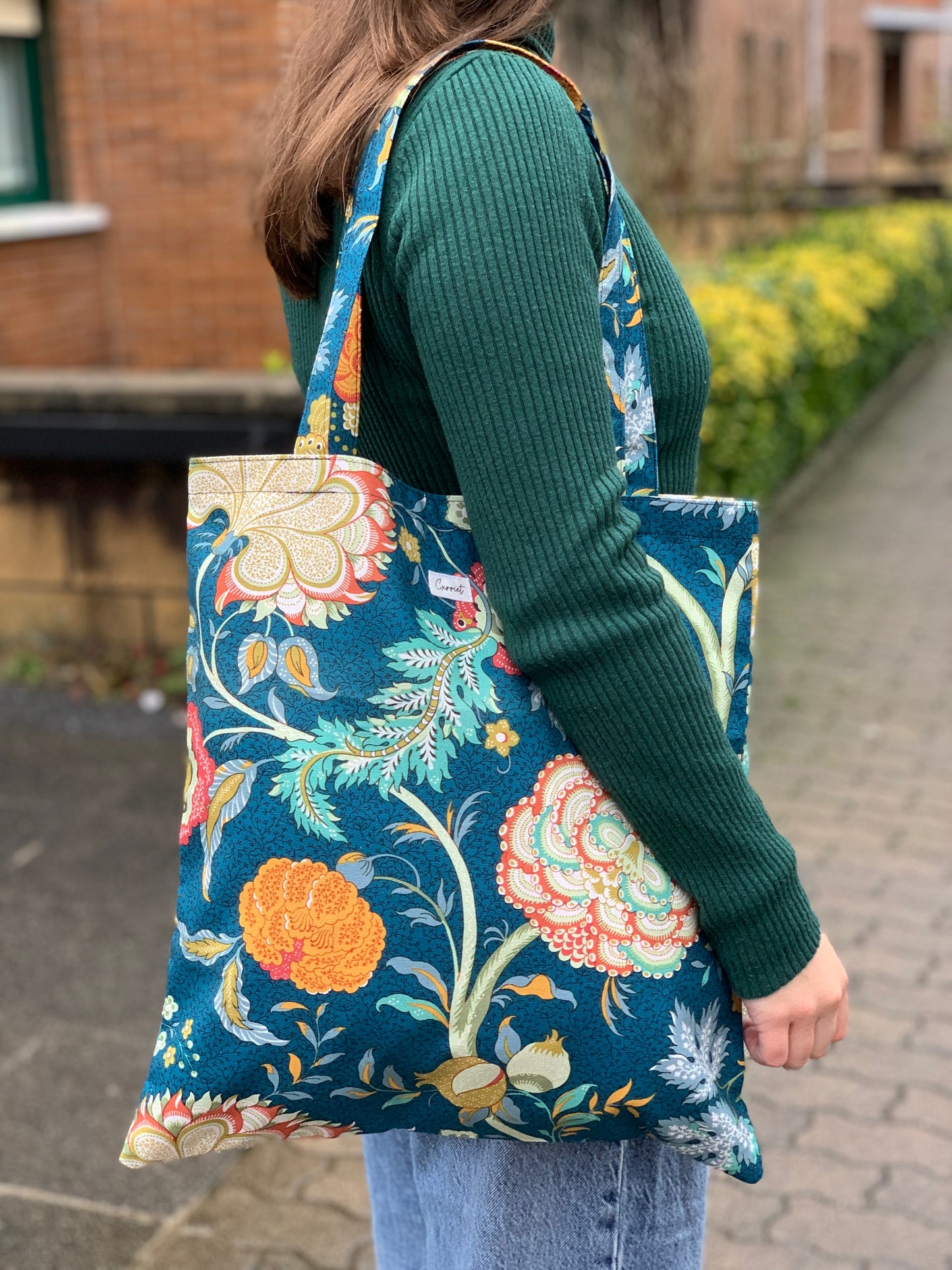 Bolsa Tote flores fondo petroleo