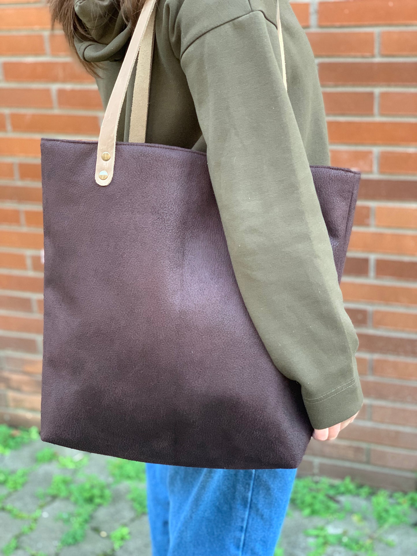 Bolso Tote polipiel marrón asas cuero