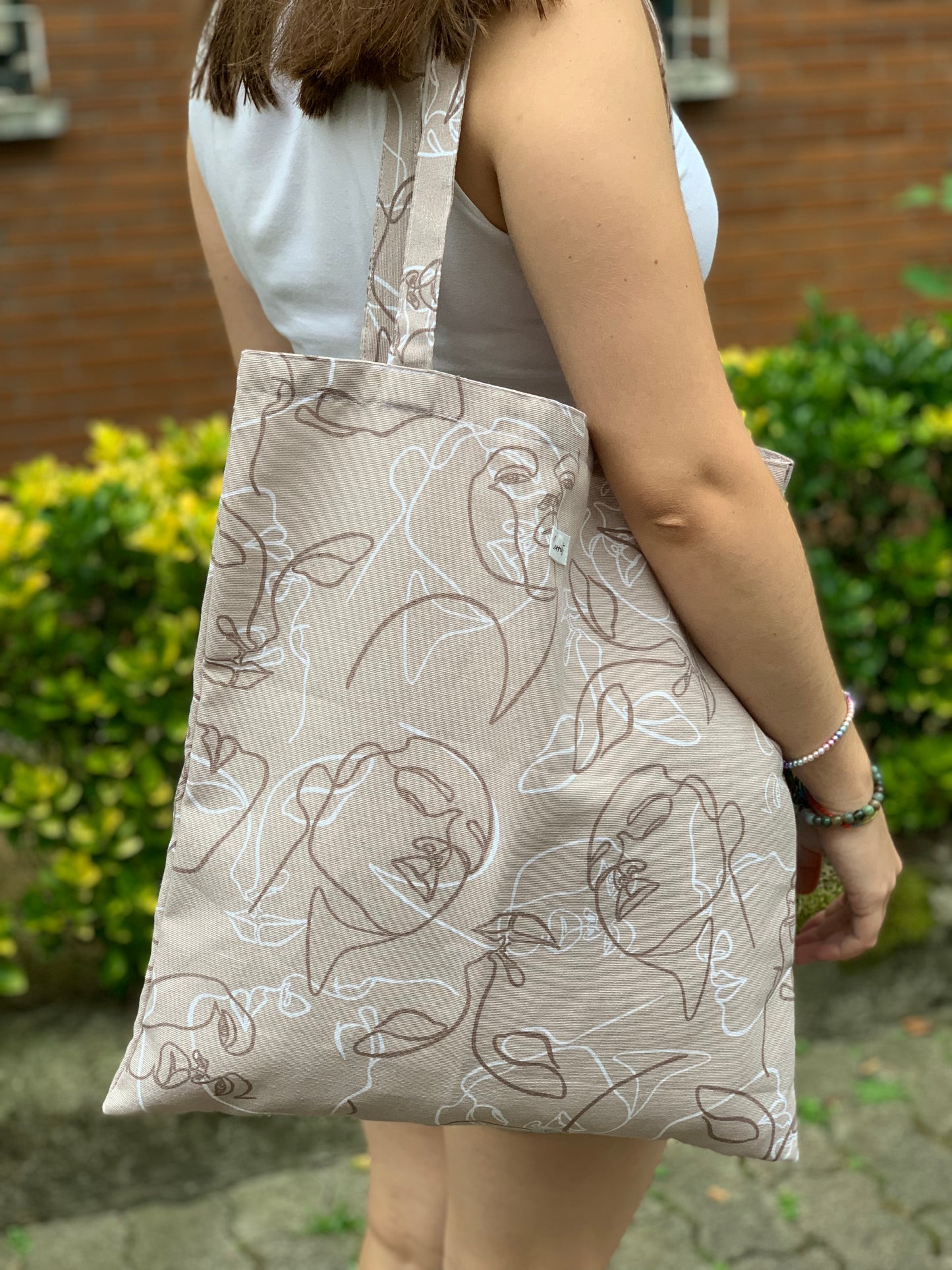 Bolso tote caras beige