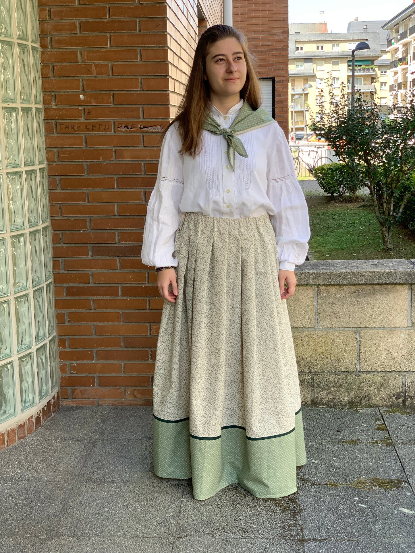 Falda y pañuelo de Casera talla M