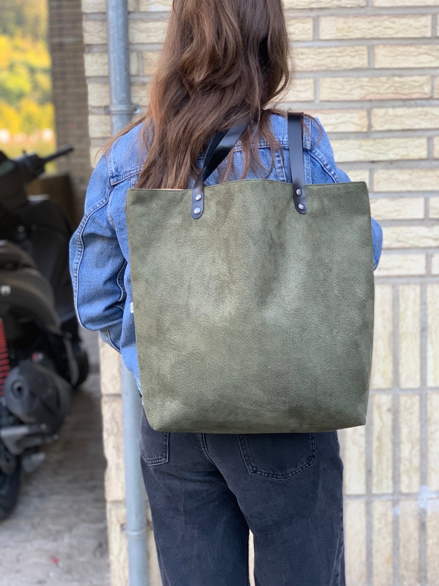 Bolso Tote verde con asas de cuero